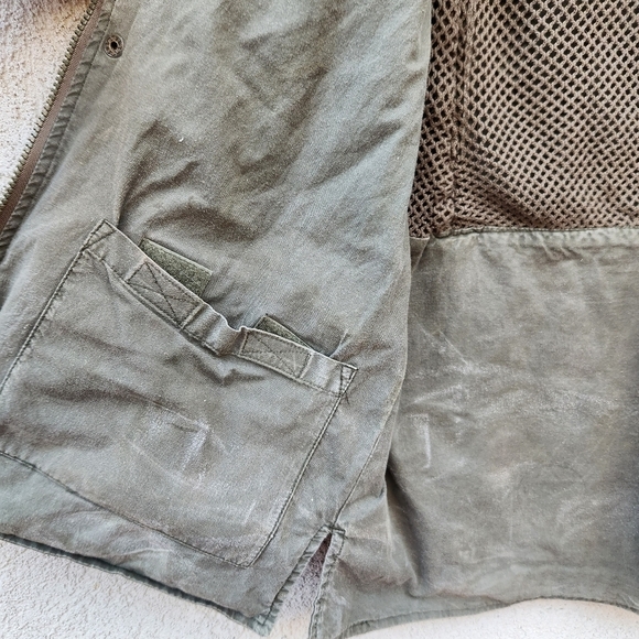 Vintage Cabelas Fishing Vest Mens Medium Khaki Hunting Pockets Outdoors Tactical - Picture 12 of 13